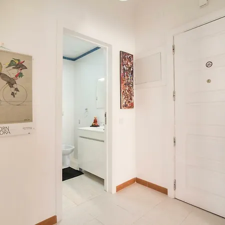 דירה Art And Design In